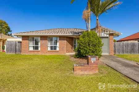 Spacious 3 Bedroom Home on 622m2 Block & 2 Living Areas!