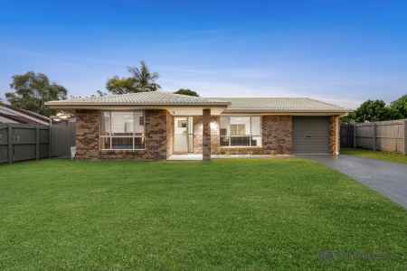 MODERN LIVING ON A LARGE LUSCIOUS BLOCK WITH SHED!