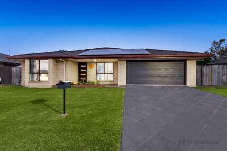 LARGE, MODERN & METICULOUSLY MAINTAINED FAMILY HOME WITH SIDE ACCESS!