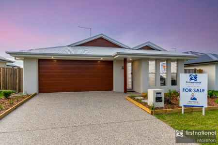 Modern 4-Bedroom Family Home with solar in Central Springs