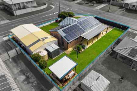 FULLY RENOVATED / IMMACULATE  / SHED / SIDE ACCESS