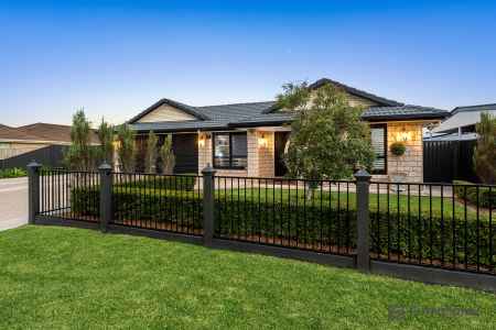 LUXURY FAMILY HOME IN CENTRAL LAKES WITH 4 LIVING + SIDE ACCESS!!