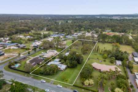 Comfort, Convenience and Acreage Lifestyle Combined