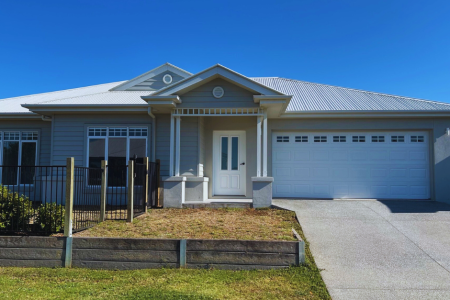 Stylish Caboolture South Home with Ducted Air and Butler’s Pantry