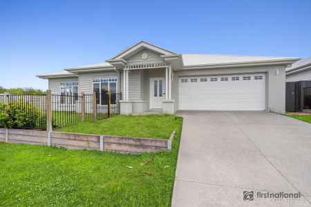 Stylish Caboolture South Home with Ducted Air and Butler’s Pantry