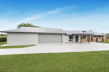 Modern Acreage Family Retreat