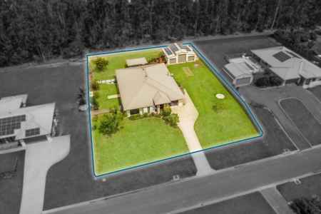 Huge Family Home - Quiet Location