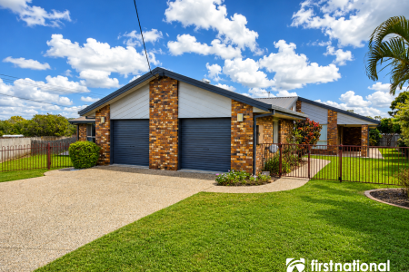 Spacious Unit Living Backing onto Caboolture Golf Course