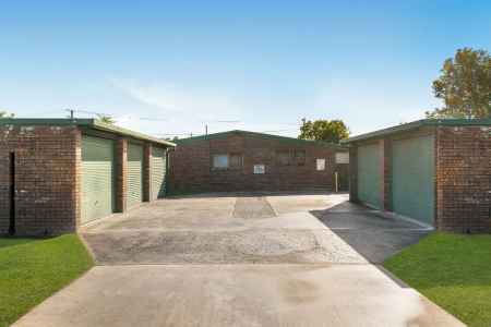 2,2,1 Unit in Caboolture