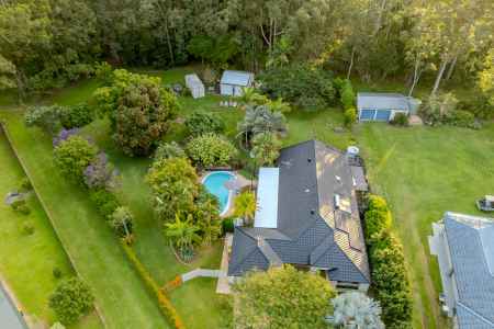 Modern Family Living with Resort-Style Outdoor Entertaining & Reserve Outlook