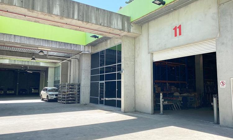 323-423 sqm Warehouse in modern complex- Very Secure- Landmark Complex, Easy Ground Level Access..