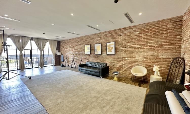For Lease - Outstanding 95 sqm Creative Space in Boutique Complex