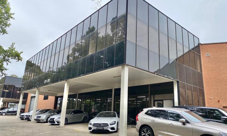 For Lease -386 sqm  Offices + 8 Cars -  Unbeatable Budget Rental- Save $$$'s