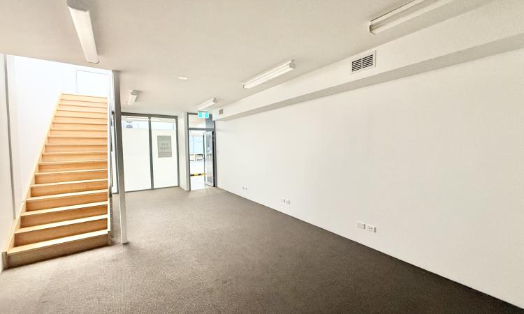 For Lease- Choice of 88 0r 90 Sqm Creative Style Office , Showroom , Storage