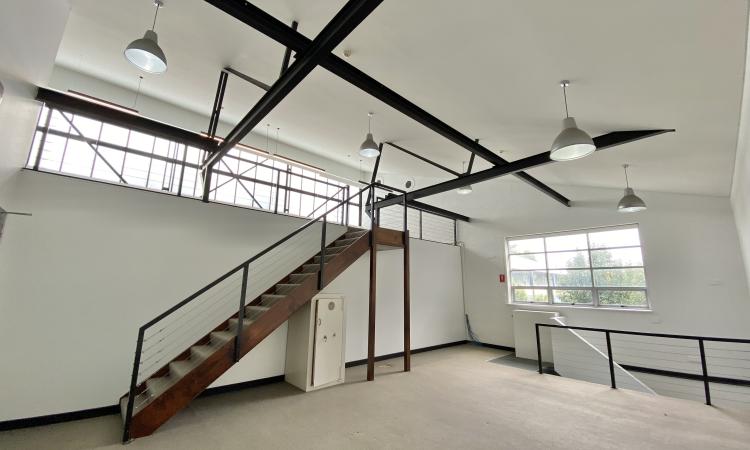 For Lease- 134 sqm Creative Style Suite In Popular Complex
