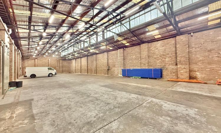 For Lease - 700-3000- Warehouse , Showroom Facility- Main Road Location