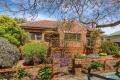 Location, Location, Location! City living on the doorstep of the CBD and Hospital!