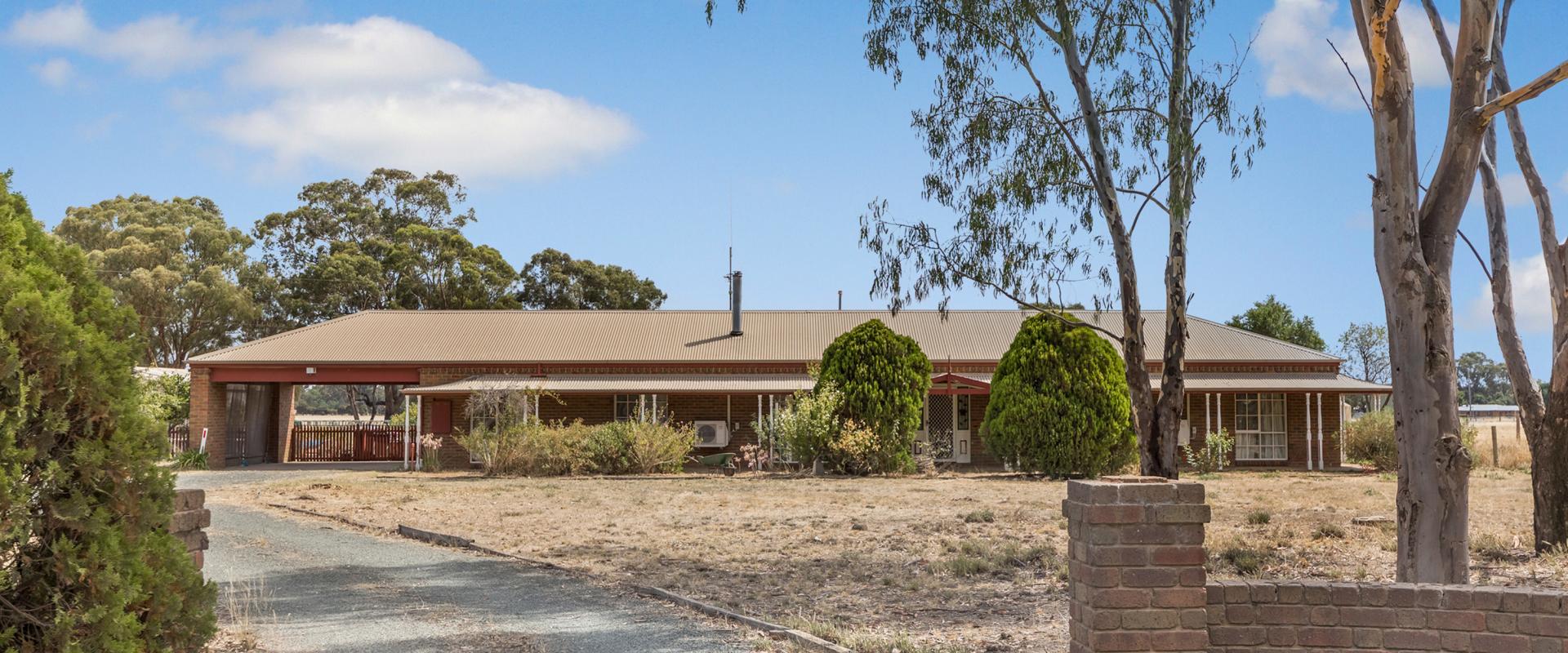 Gavin Butler Real Estate Unique rural farmlet on 20.57 acres with