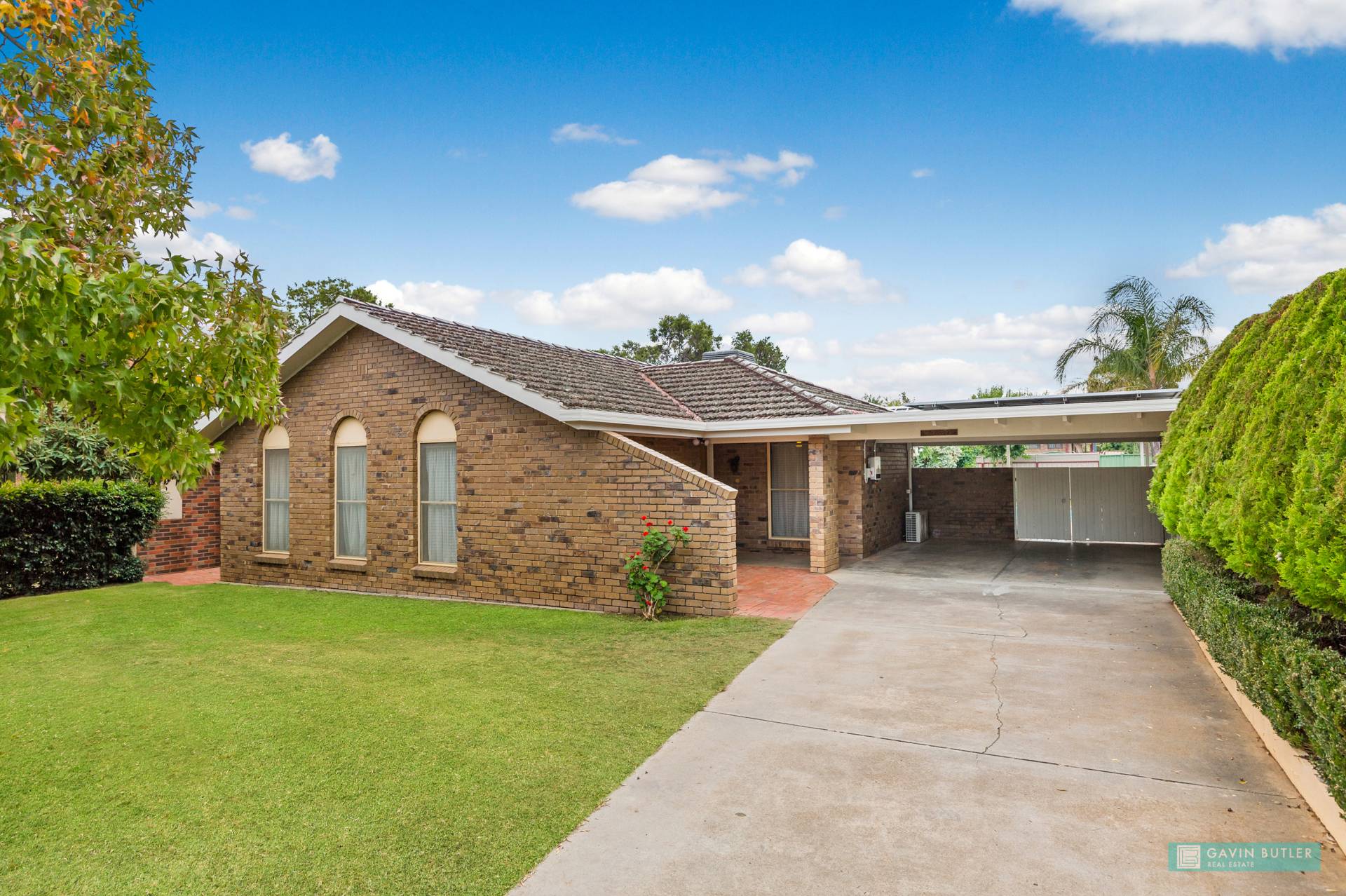 11 Amaroo Cres, Strathdale, VIC