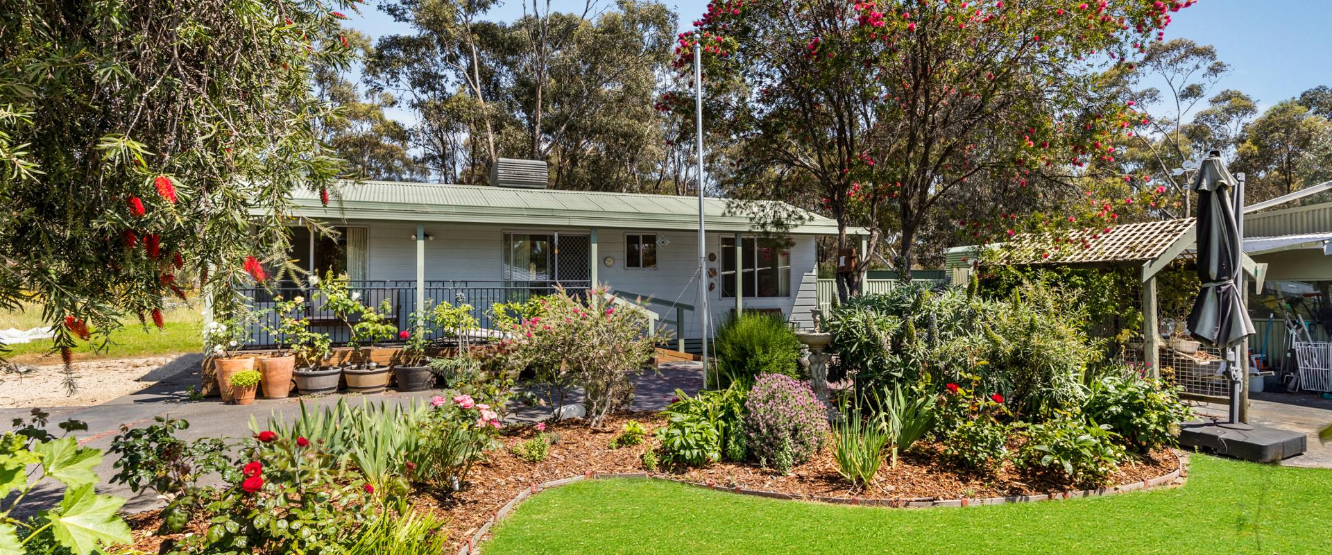 Gavin Butler Real Estate Three Bedroom Family residence plus unit on a fabulous 3,014m2 block!