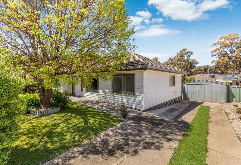 Family home in a central locale!