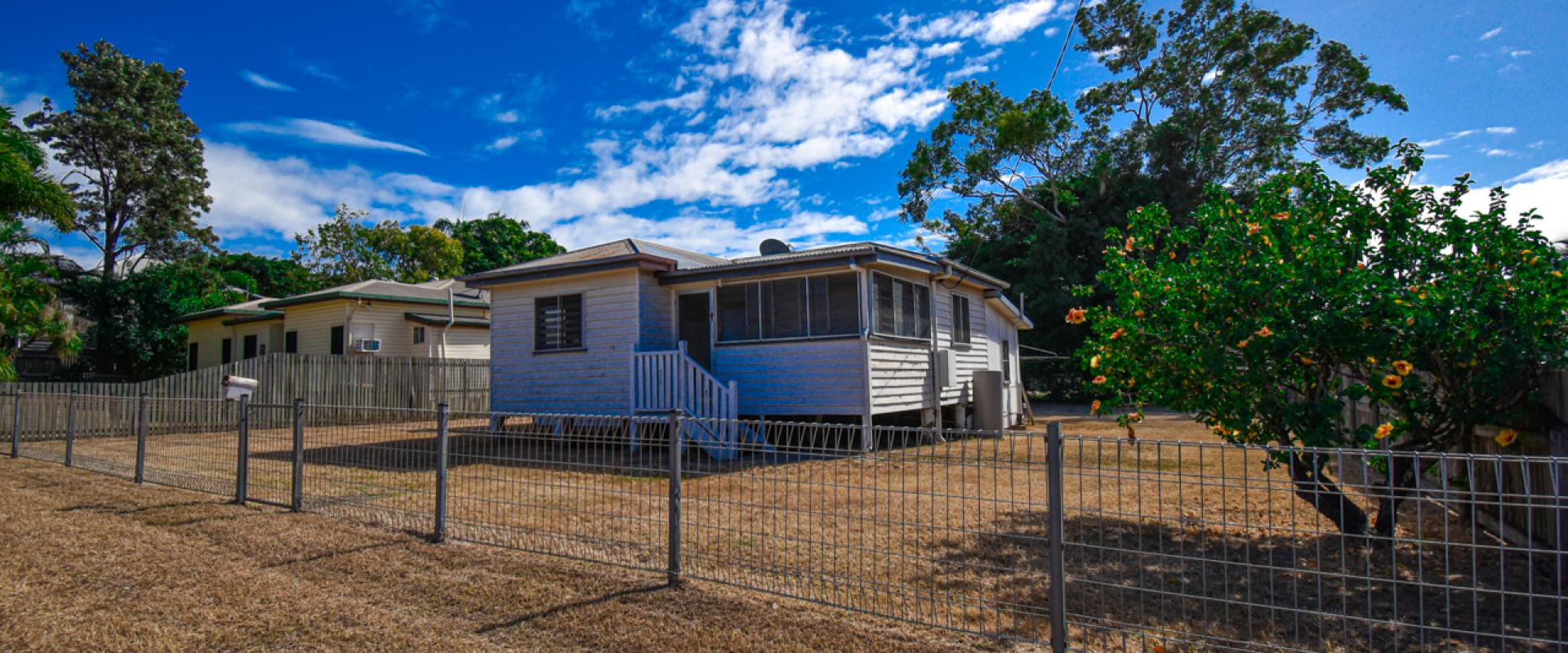 Gladstone Real Estate Bargain Buy!!