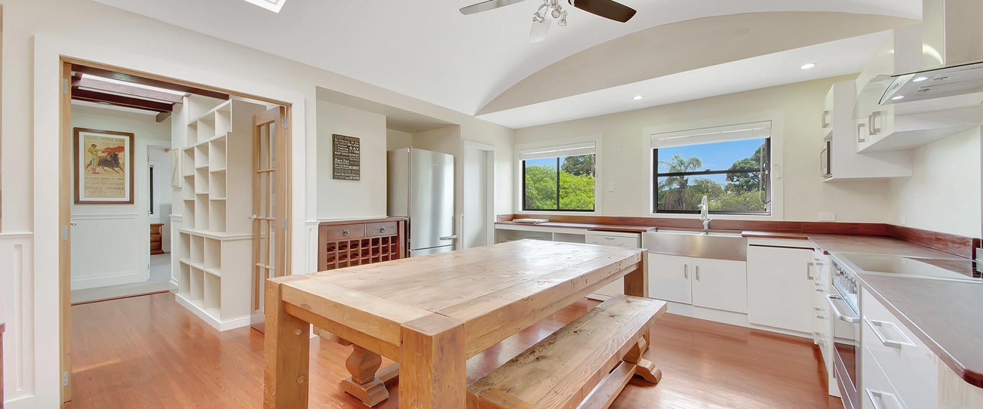 Gladstone Real Estate Beautiful Self Contained & Furnished Home