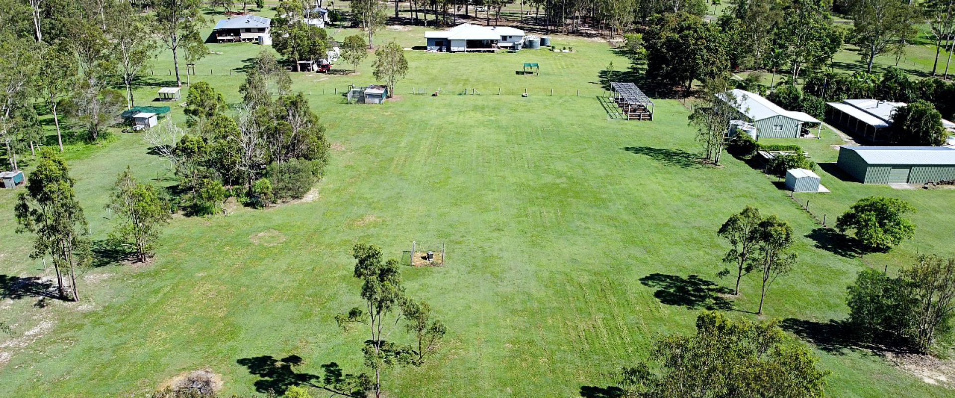 Gladstone Real Estate RURAL LIVING AT IT'S BEST!