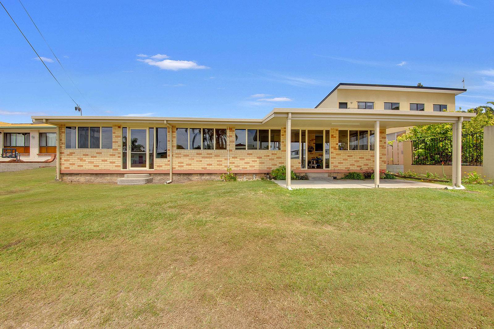 Gladstone Real Estate Duplex close to Tannum Sands Beach!!!!