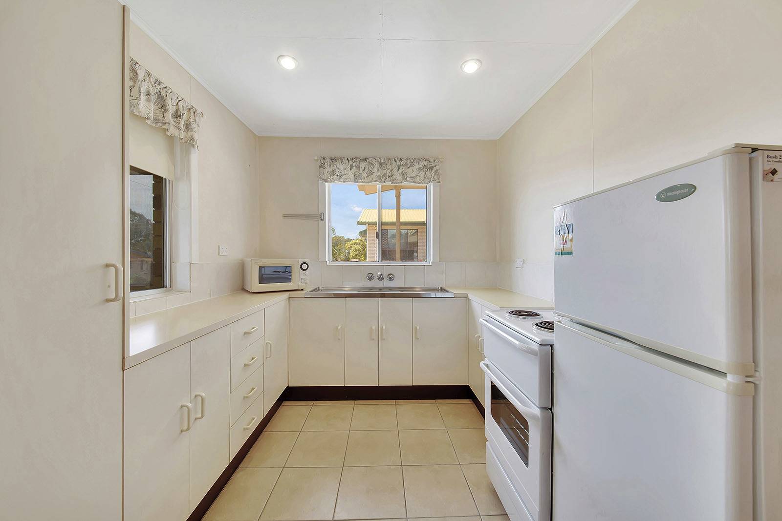 Gladstone Real Estate Duplex close to Tannum Sands Beach!!!!