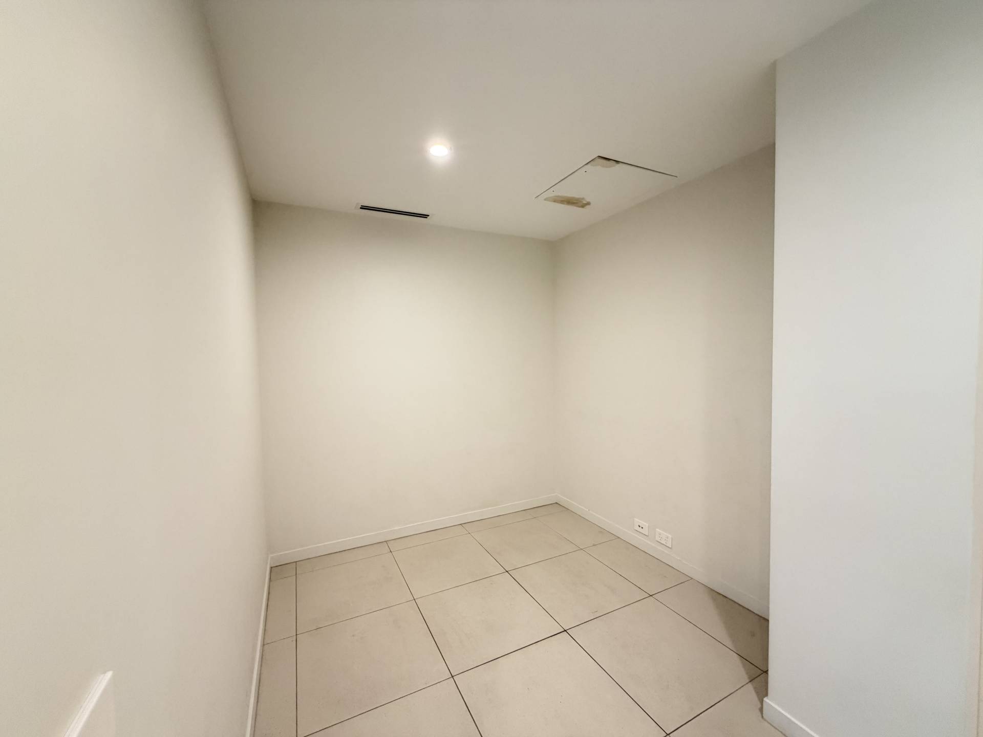 1 Chippendale Way, Chippendale - Thumbnail 3
