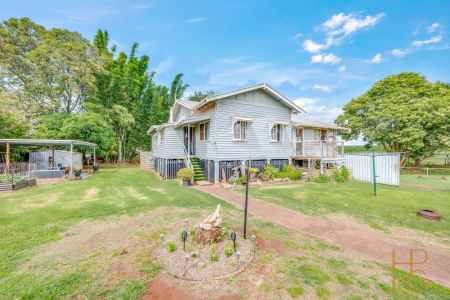 Highset Queenslander on 2,130sqm Offering Space, Privacy and Relaxed Living