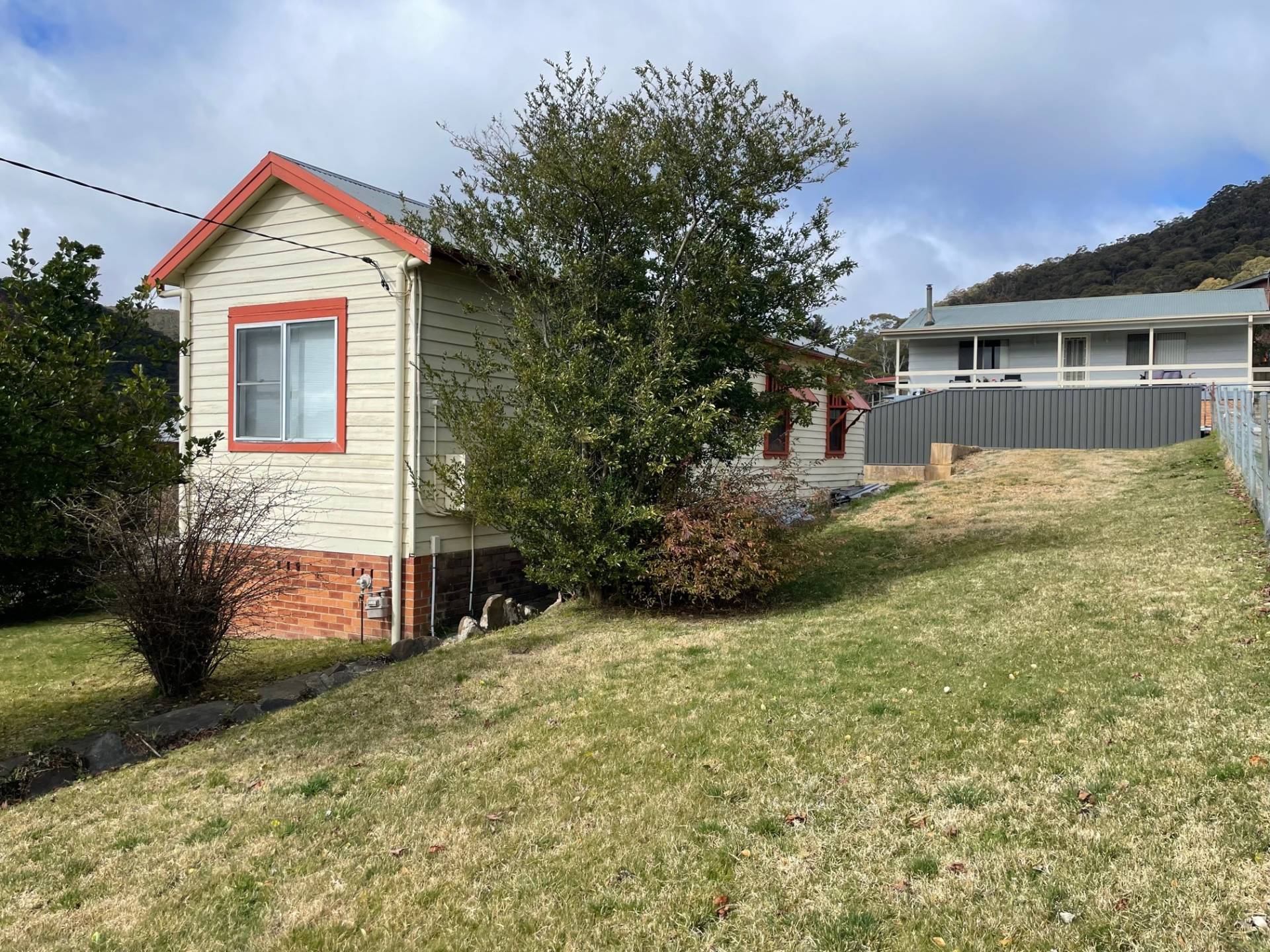 1D Hill Range Cres, Lithgow - Thumbnail 2