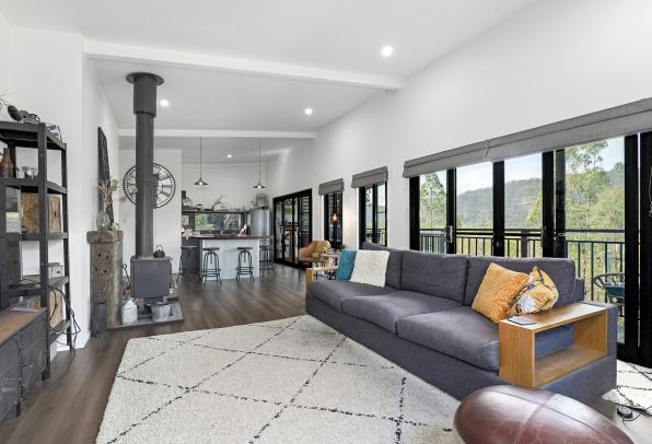 Modern 2 Bedroom Home with Hawkesbury River Views