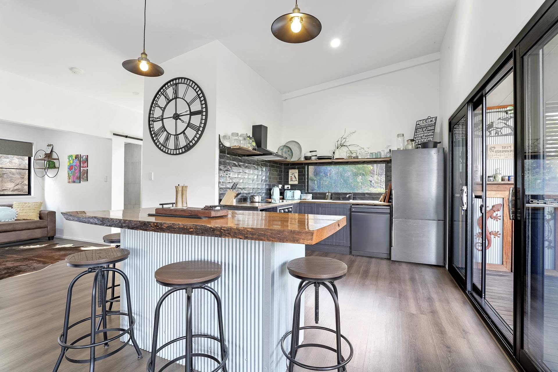 8 Singleton Rd, Wisemans Ferry - Thumbnail 2