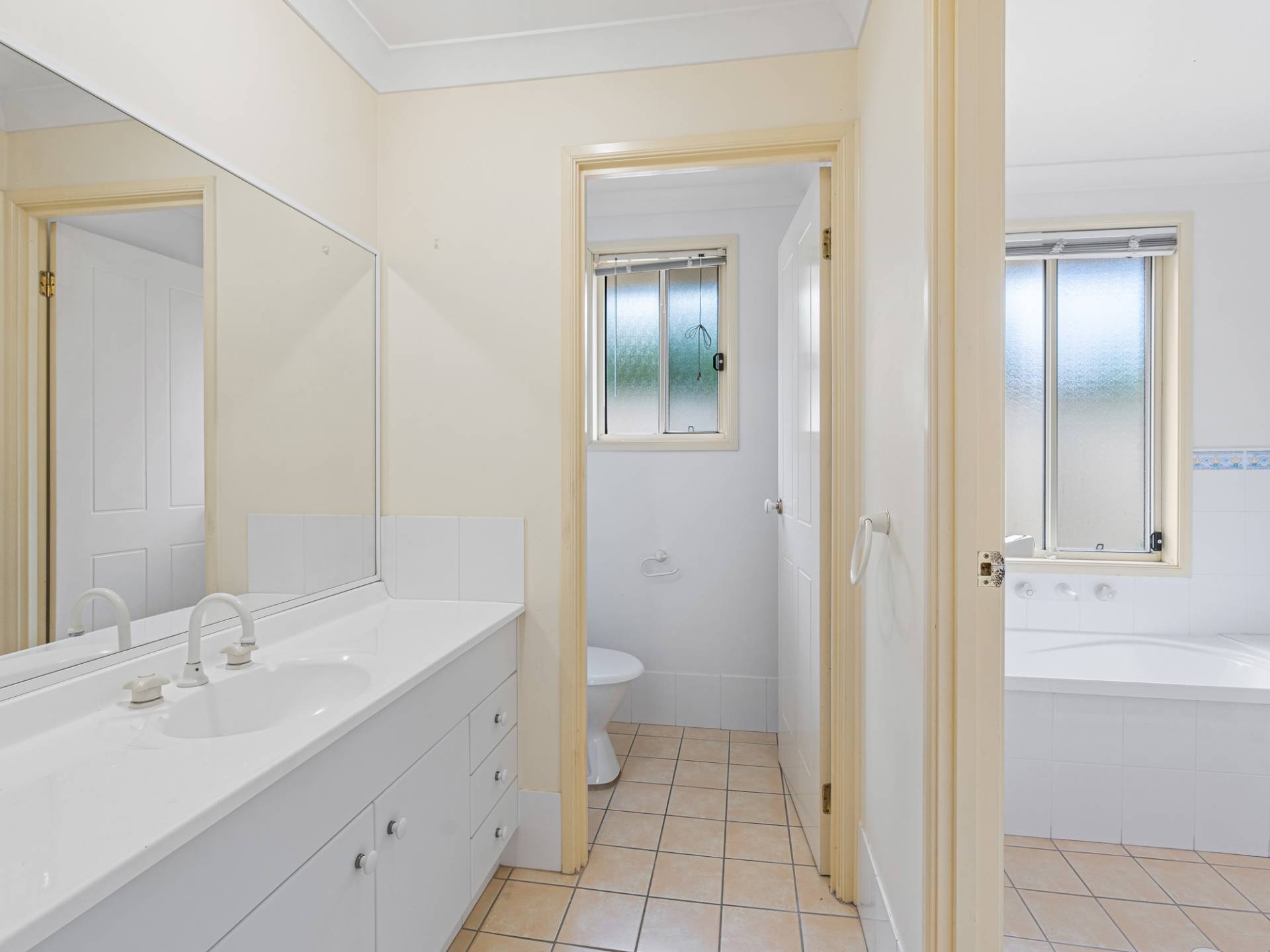 7 Georgia Dr, Hamlyn Terrace - Thumbnail 8