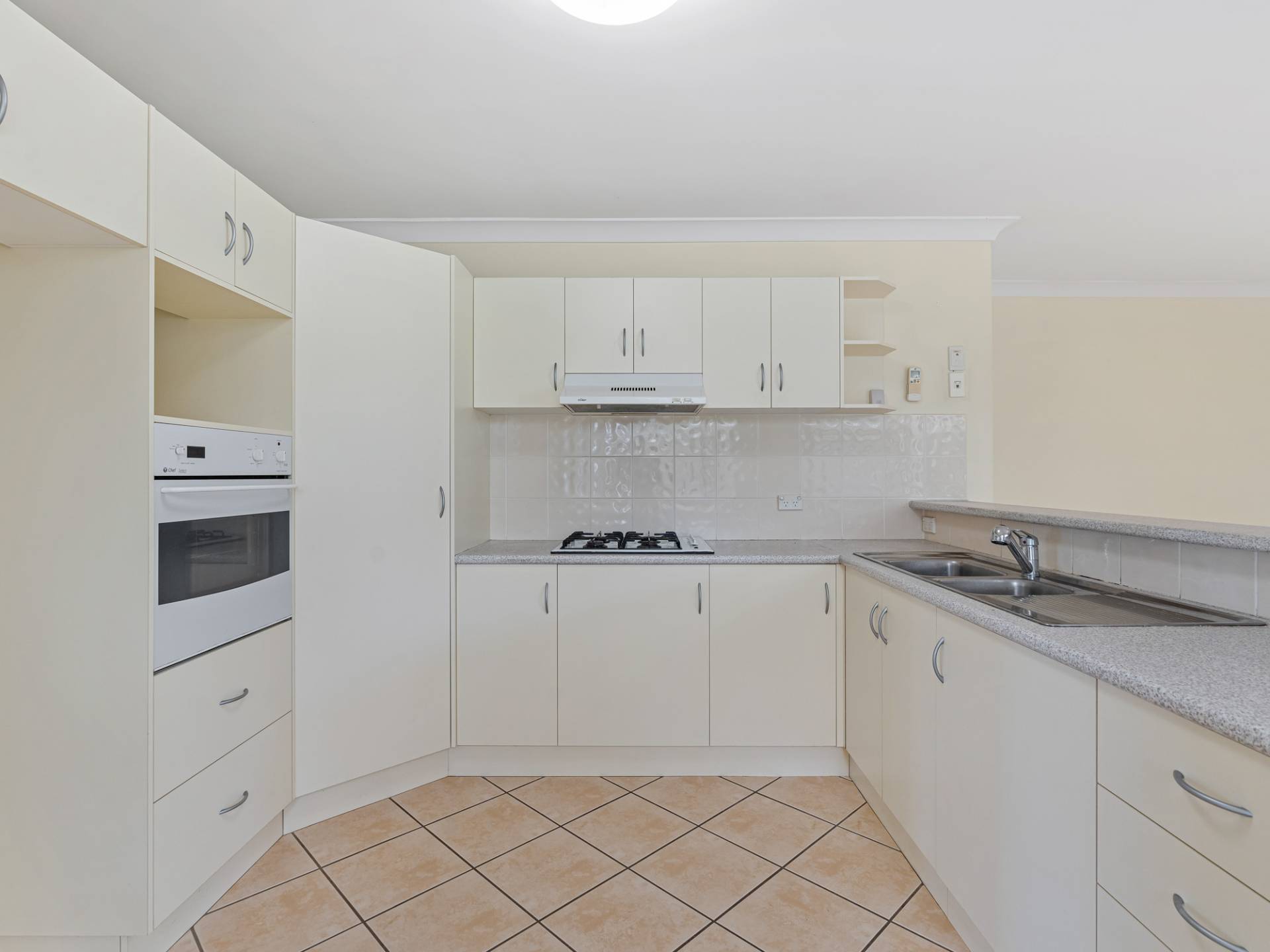 7 Georgia Dr, Hamlyn Terrace - Thumbnail 4