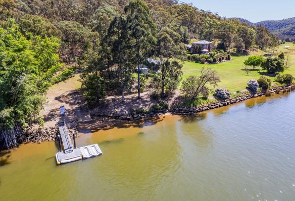 Stunning Family Hawkesbury Riverfront Estate