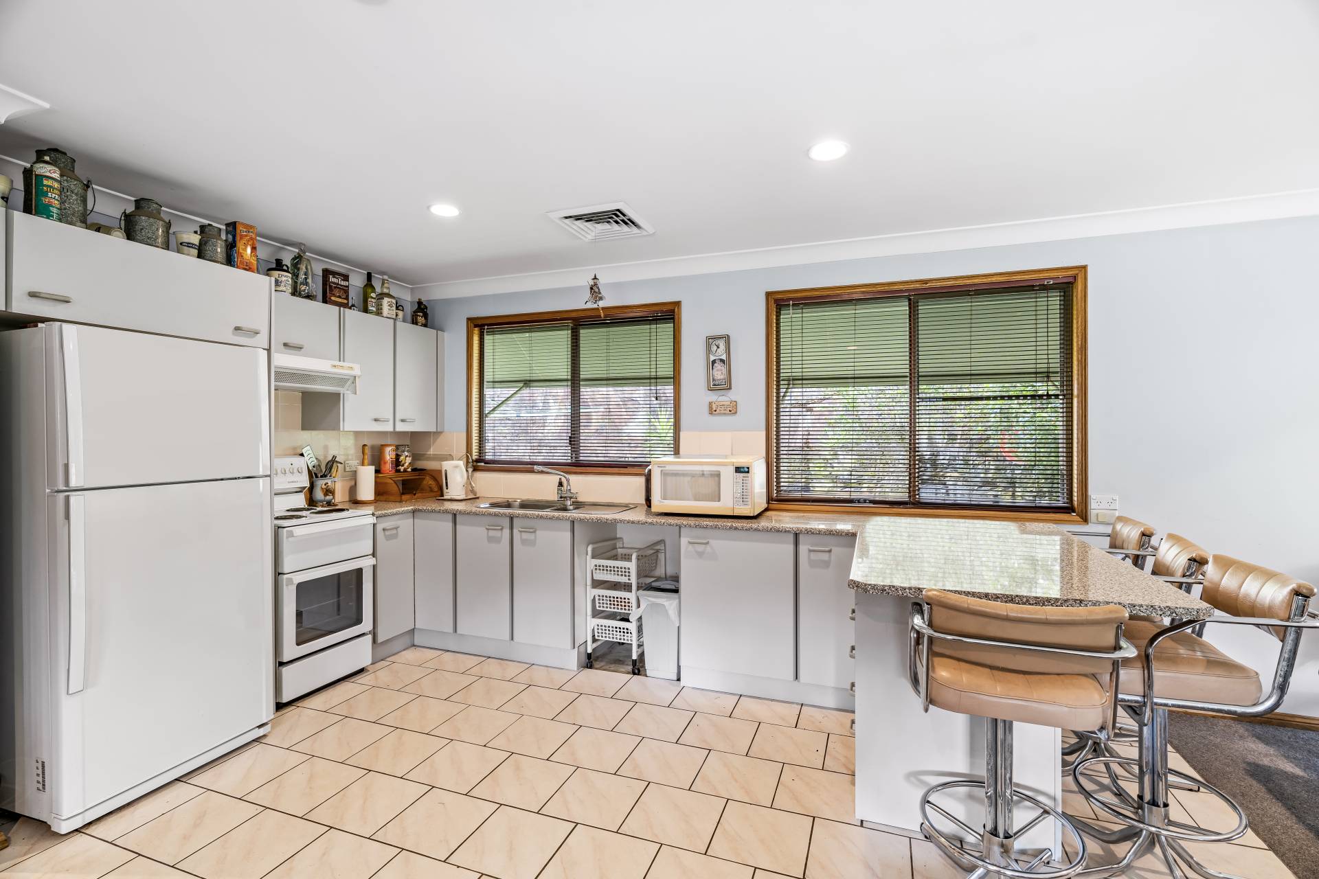574 Chaseling Rd S, Leets Vale - Thumbnail 3