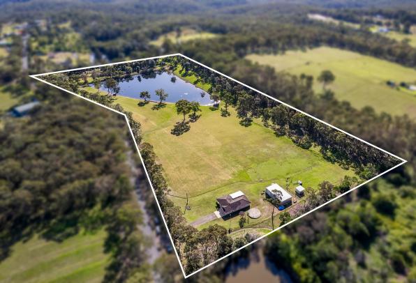 16.7 Lush Arable Acres - 4 Bedroom Home