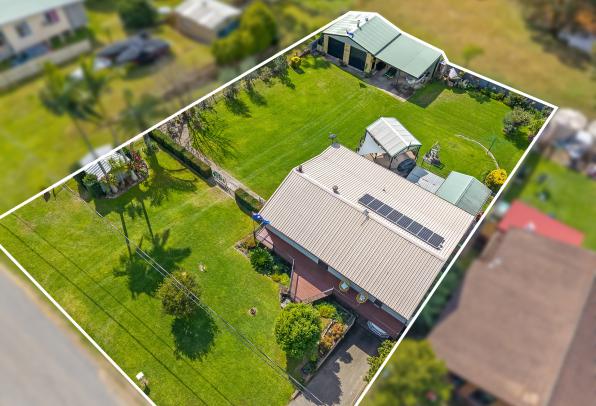 Spacious Family Home with Rural Views – Dual Title Opportunity