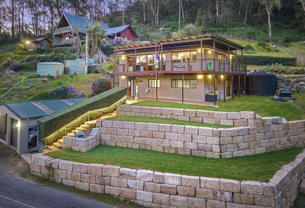 "Two Rivers" - Stunning Elevated Lifestyle Retreat Overlooking the Hawkesbury