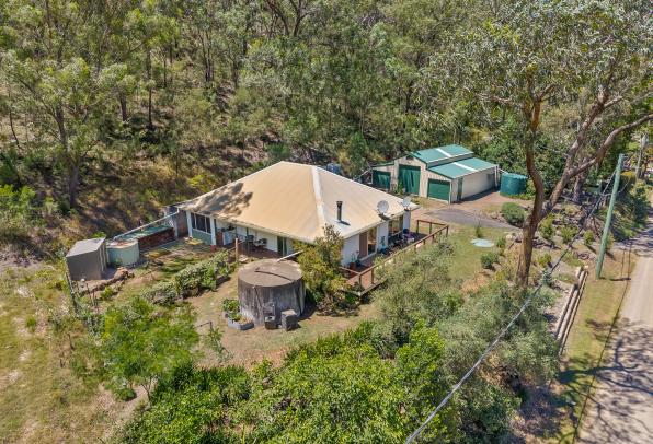 Character, usability and modern upgrades on nearly 5 arable acres moments from St Albans Village