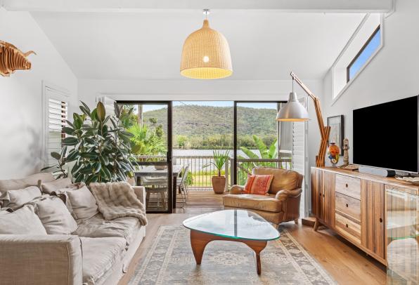 Sun-Drenched Entertainer in Tightly Held Mill Creek