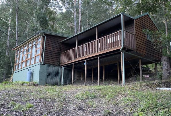 Quaint 2 Bedroom Home with Valley Views