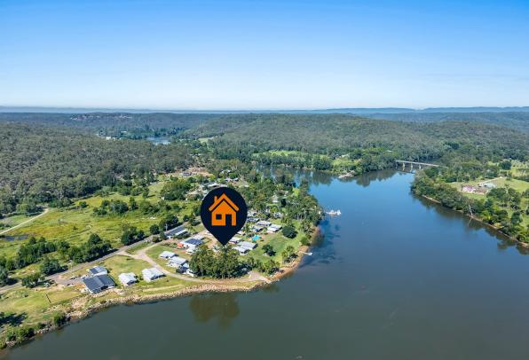 Riverside Resort - Holiday Cabin