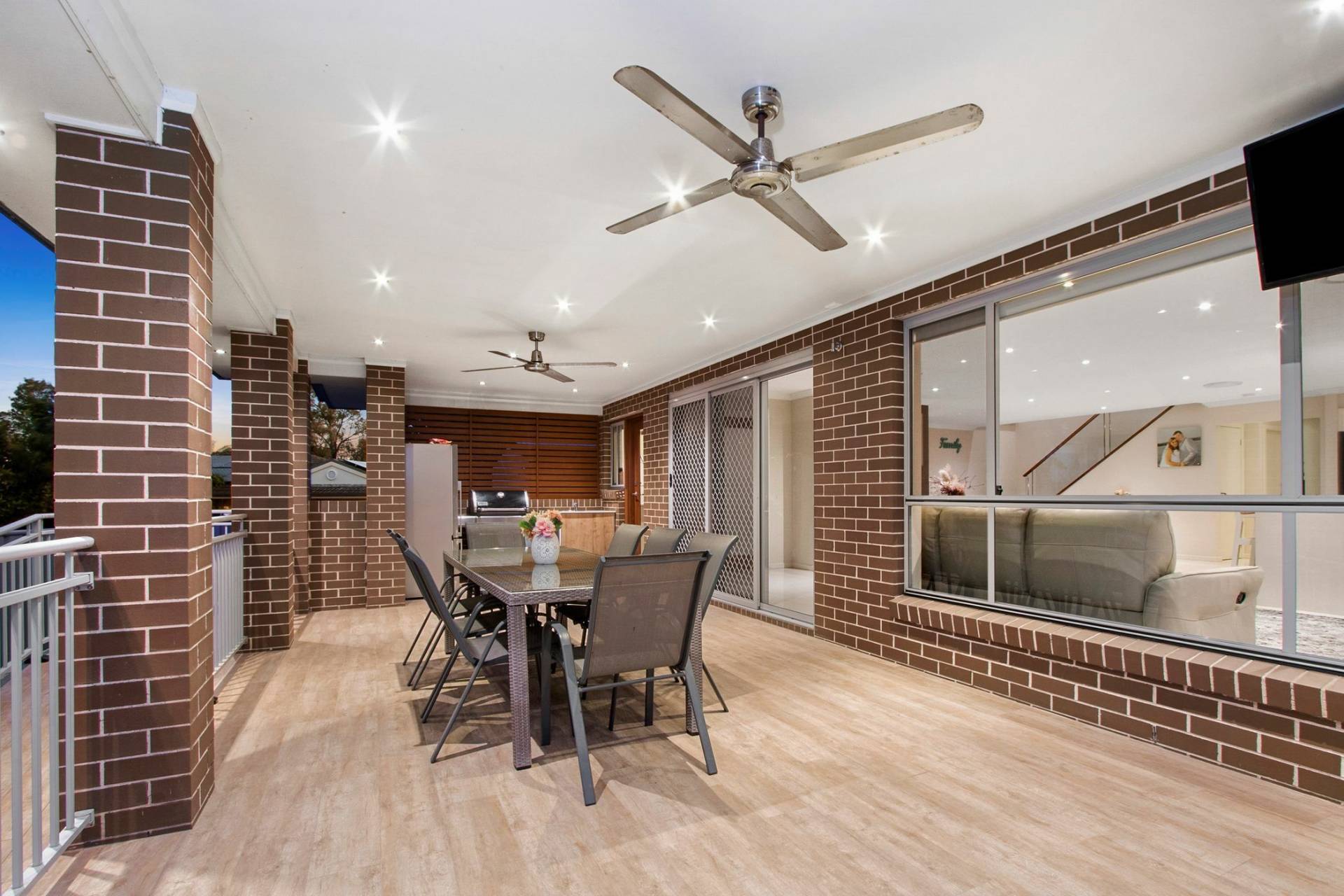 8 Silo Pl, McGraths Hill - Thumbnail 2
