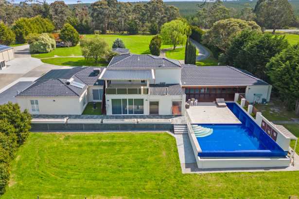 Luxurious 4-Acre Property with Custom-Built Home and Exceptional Amenities