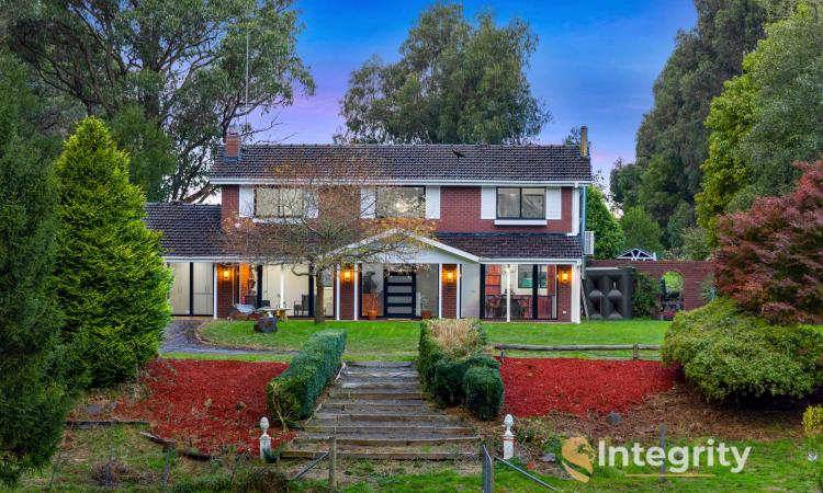 Historical 'Koetong Lodge' on 2.3 Acres.