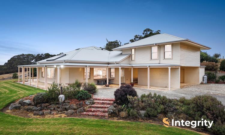 MAGNIFICENT HOMESTEAD ON APPROX 120 ACRES